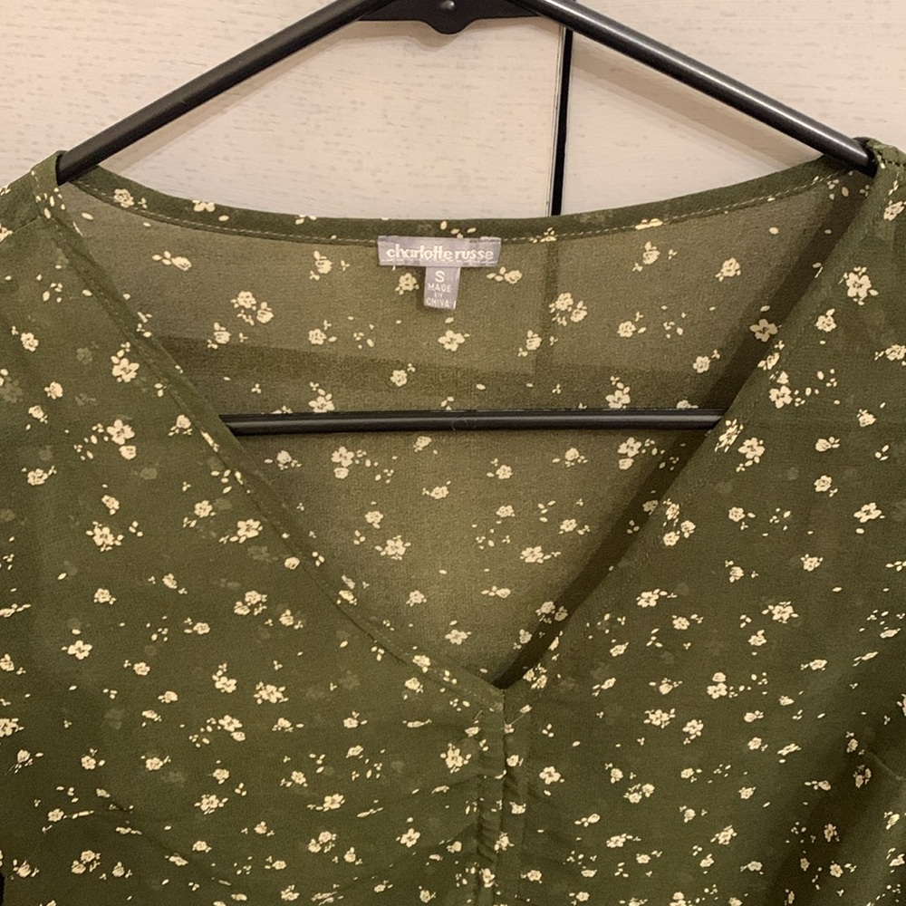 Floral Top - Picture 2 of 4